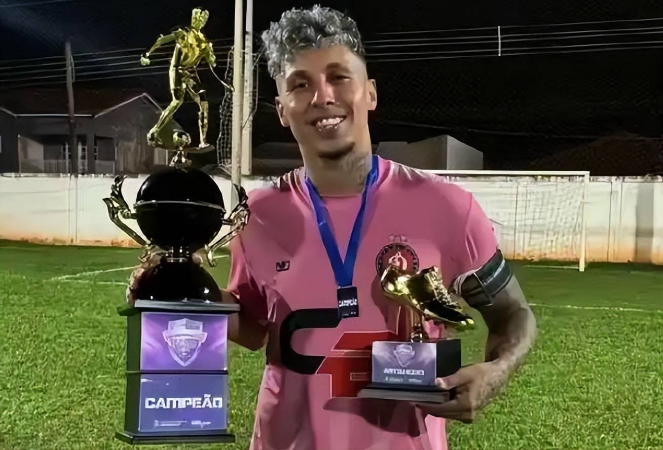 bb官网-波尔图训练开放日，赛前外线爆发引欢呼，中超在即，资深球员宣示担当-bb官网