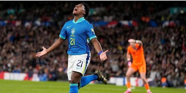 里昂赛后状态回暖,志在意大利杯名次提升,话题不断,年轻球员得到机会 里昂赛后状态回暖,志在意大利杯名次提升,话题不断,年轻球员得到机会