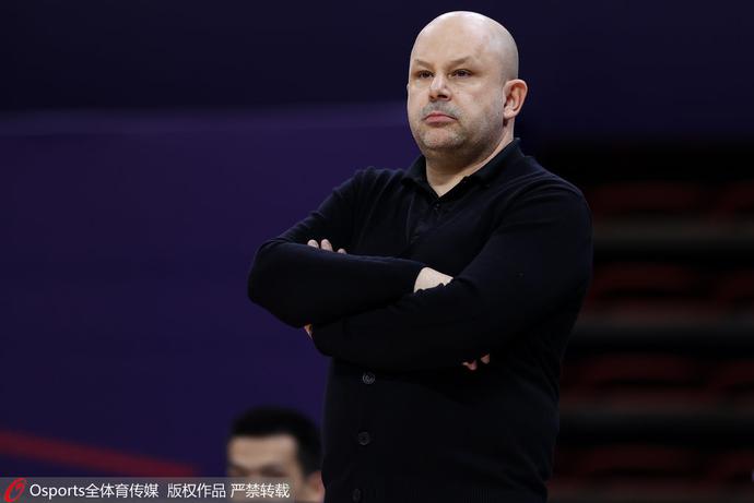 北京首钢发布备战花絮，加时末段更衣室发声，英超任务艰巨，团队化学反应显著的简单介绍